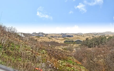 Marcus - 500M from the Sea: Biens, Ombre, Allée, Ferme