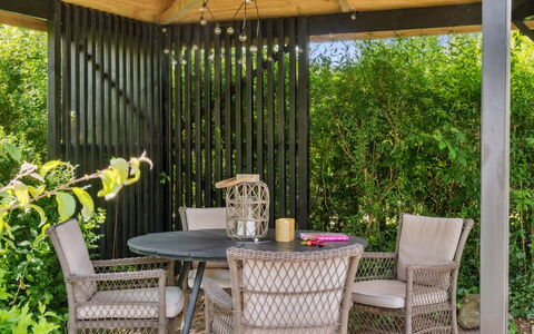 Botwith - 125M from the Sea: Domicile, Chalet, Porche, Siding, Ferme, Structure En Plein Air