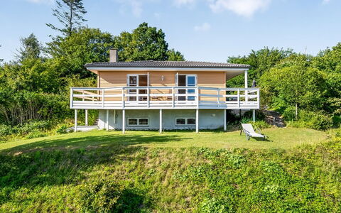 Albert - 300M from the Sea: Bois, Domicile, Porche, Plate-Forme, Dur, Toit, Tache De Bois, Parquet, Eco Hôtel