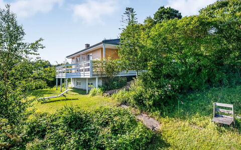 Albert - 300M from the Sea: Bois, Domicile, Porche, Plate-Forme, Dur, Toit, Tache De Bois, Parquet, Eco Hôtel