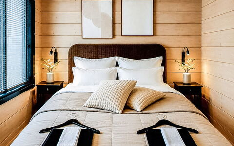 Villa Haave: Meubles, Lit, Chambre, Design Intérieur, Bois, Sol, Sol, Drap De Lit, Linge, Textile