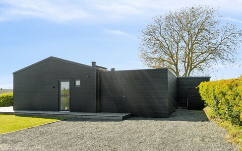 Fabine - 75M from the Sea: Bleu, Piscine, Meubles, Mobilier De Jardin, Recours, Chaise, Ombre, Eco Hôtel, Pot De Fleur