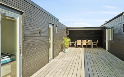 Fabine - 75M from the Sea