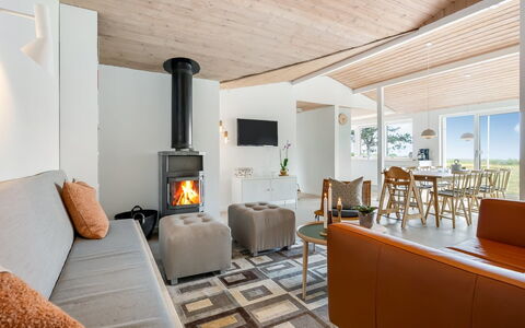 Donka - 25M from the Sea: Piscine, Mobilier De Jardin, Meubles, Recours, Dalle, Eco Hôtel, Ombre, Chaise, Loisir, Biens