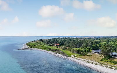 Donka - 25M from the Sea