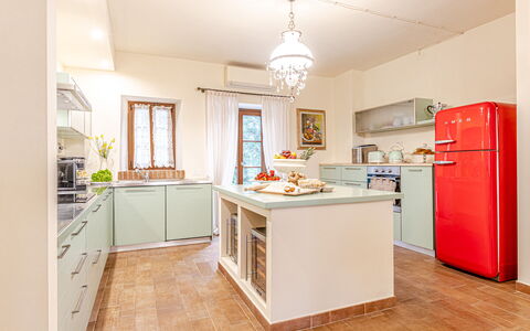 Villa Anna: Appareil De Cuisine, Cuisine, Comptoir, Design Intérieur, Cabinetry, Meubles, Principaux Appliance, Sol, Bois, Sol