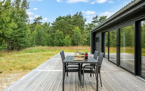 Sighvat - 300M from the Sea: Bois, Domicile, Porche, Plate-Forme, Dur, Toit, Tache De Bois, Parquet, Eco Hôtel