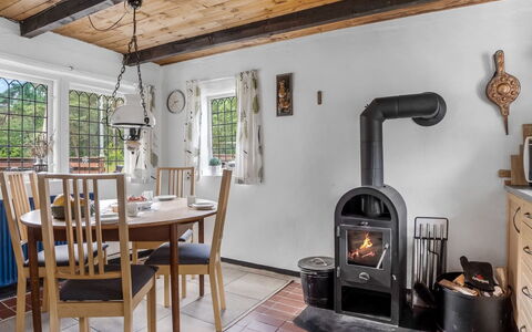 Hoat - 1.7Km from the Sea: 