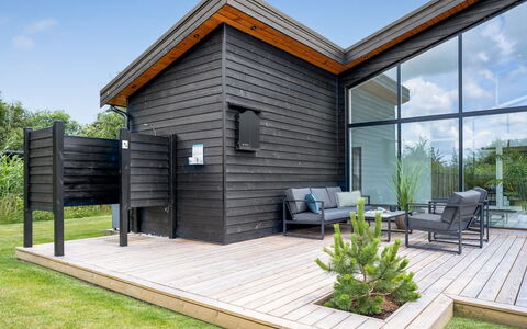 Apelone - 900M from the Sea: Bois, Siding, Dur, Domicile, Planche, Plate-Forme, Composite, Porche, Parquet, Chalet