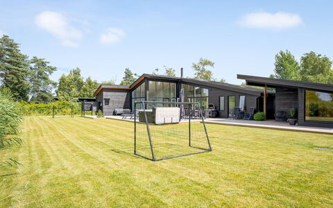 Apelone - 900M from the Sea: Herbe, Domicile, Lot Terre, Jardin, Pelouse, Biens, Chalet, Ferme, Aménagement Paysager, Ombre