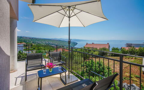 Opatija Pobri 137: Appartement, Ville, Quartier, Condominium, Zone Résidentielle, Zone Métropolitaine, Design Urbain, Établissements Humains, Balcon, Usage Mixte