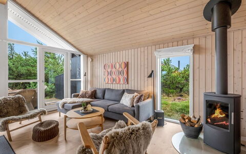 Effie - 500M from the Sea: Bois, Sol, Sol, Design Intérieur, Plafond, Meubles, Domicile, Salon, Parquet, Dur