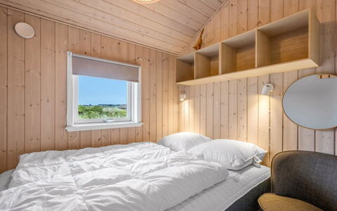 Effie - 500M from the Sea: Bois, Chambre, Lit, Literie, Drap De Lit, Cadre De Lit, Dur, Planche, Tache De Bois, Conception