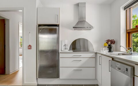 Ilmo - 1.9Km from the Sea: Appareil De Cuisine, Cuisine, Comptoir, Principaux Appliance, Cabinetry, Sol, Design Intérieur, Électroménager, Bois, Domicile