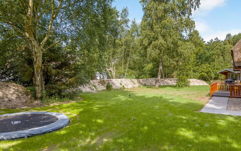 Menard - 1.2Km from the Sea: Toit, Maison, Domicile, Chalet, Porte, Siding, Plate-Forme, Porche, Planche, Dur