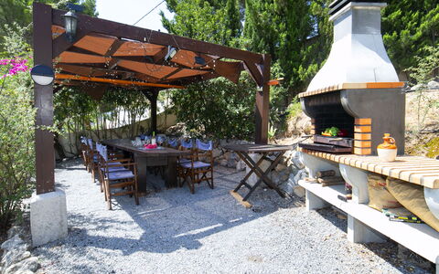 Gekko: Bois, Meubles, Table, Mobilier De Jardin, Tableau De Plein Air, Ombre, Structure En Plein Air, Chaise, Jardin, Dalle