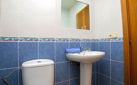 Gekko: Bleu, Luminaire Plomberie, Sol, Sol, Salle De Bains, Plomberie, Tuile, Design Intérieur, Évier, Robinet