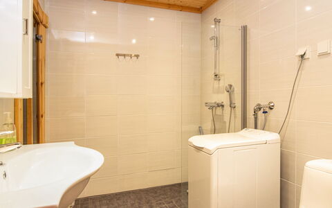 Ahma: Salle De Bains, Luminaire Plomberie, Sol, Mur, Sol, Design Intérieur, Robinet, Plomberie, Évier, Douche