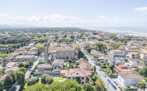 Attico Marino: Jour, Zone Urbaine, Vue Du Ciel, Zone Résidentielle, Horizon, Photographie Aérienne, Quartier, Paysage, Design Urbain, Zone Métropolitaine