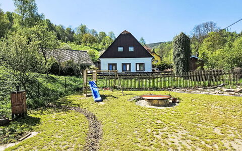 Casa Lenka: Chalet, Maison, Domicile, Ferme, Jardin, Pelouse, Village, Aménagement Paysager, Cour, Biens