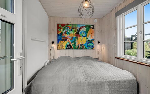 Urda - 50M from the Sea: Bois, Design Intérieur, Sol, Sol, Chambre, Plafond, Pièce, Meubles, Lit, Tache De Bois