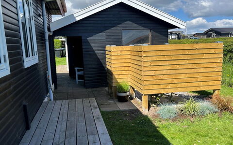 Dragan - 50M from the Sea: Bois, Siding, Maison, Toit, Chalet, Domicile, Planche, Arrière-Cour, Dur, Batiments Jardin