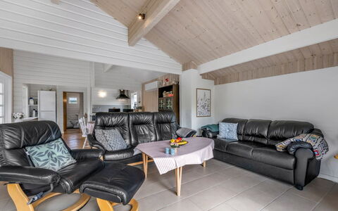 Blesse - 500M to the Fjord: Design Intérieur, Bois, Meubles, Plafond, Canapé, Salon, Sol, Domicile, Sol, Pièce