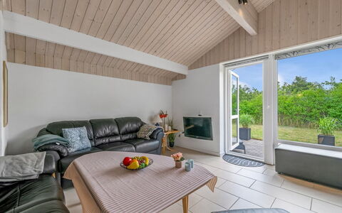 Blesse - 500M to the Fjord: Design Intérieur, Bois, Sol, Plafond, Sol, Meubles, Pièce, Domicile, Canapé, Salon