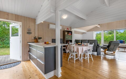 Blesse - 500M to the Fjord: Sol, Bois, Sol, Parquet, Plafond, Design Intérieur, Meubles, Cuisine, Comptoir, Revêtement De Sol Stratifié