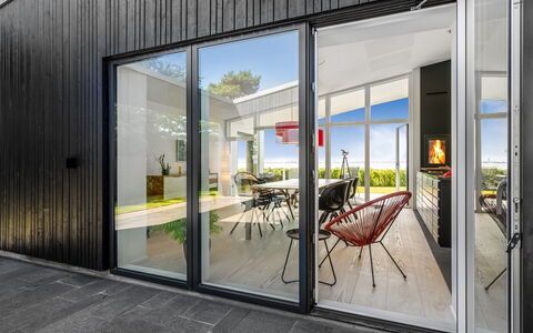 Nille - 30M from the Sea: Bois, Domicile, Porche, Plate-Forme, Dur, Toit, Tache De Bois, Parquet, Eco Hôtel