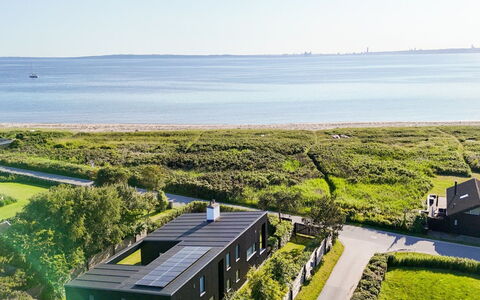 Nille - 30M from the Sea: Bois, Domicile, Porche, Plate-Forme, Dur, Toit, Tache De Bois, Parquet, Eco Hôtel