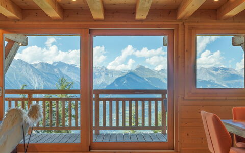 Chalet Etoile: Bois, Chaîne De Montagnes, Plafond, Dur, Porche, Tache De Bois, Eco Hôtel, Parquet, Balcon, Planche
