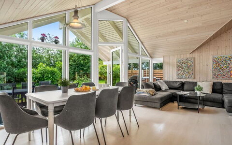 Mika - 800M from the Sea: Domicile, Chalet, Porche, Siding, Ferme, Structure En Plein Air
