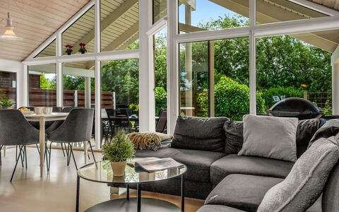 Mika - 800M from the Sea: Domicile, Chalet, Porche, Siding, Ferme, Structure En Plein Air