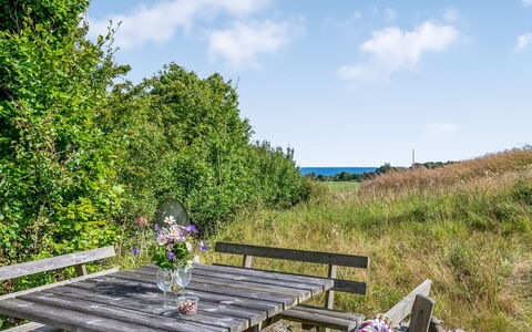Idalia - 600M from the Sea: Toit, Maison, Domicile, Chalet, Siding, Biens, Allée, Batiments Jardin, Cour, Cabanon