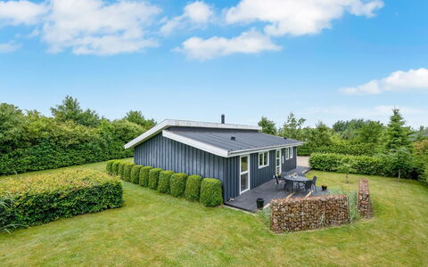 Anelise - 800M to the Fjord: Maison, Toit, Domicile, Chalet, Ferme, Biens, Pelouse, Batiments Jardin, Jardin, Prairie