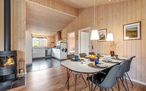 Anelise - 800M to the Fjord: Bois, Design Intérieur, Sol, Plafond, Sol, Pièce, Meubles, Parquet, Dur, Salon