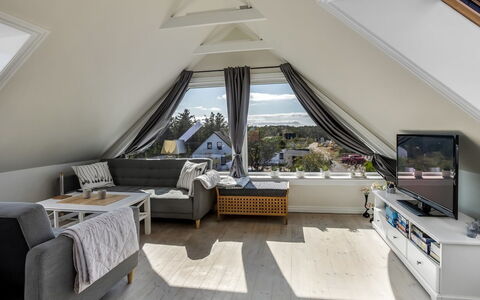Paale - 208M from the Sea: Meubles, Design Intérieur, Bois, Plafond, Sol, Domicile, Sol, Canapé, Salon, Éclairage