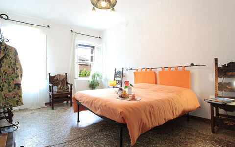Casa Zaira: Meubles, Design Intérieur, Lit, Chambre, Mur, Sol, Sol, Literie, Pièce, Drap De Lit
