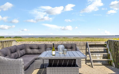 Kjera - 2.4Km from the Sea: Meubles, Mobilier De Jardin, Tableau De Plein Air, Plate-Forme, Chaise, Dur, Planche, Patio, Structure En Plein Air, Balcon