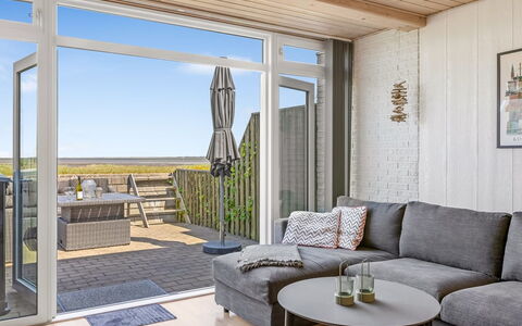 Kjera - 2.4Km from the Sea: Meubles, Bois, Sol, Sol, Design Intérieur, Canapé, Salon, Domicile, Parquet, Pièce