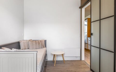 Kjera - 2.4Km from the Sea: Sol, Sol, Bois, Meubles, Design Intérieur, Parquet, Chambre, Lit, Éclairage, Plafond