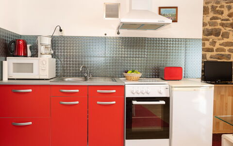 Les Jardins: Appareil De Cuisine, Cuisine, Principaux Appliance, Comptoir, Cabinetry, Électroménager, Design Intérieur, Cuisinière, Evier, Meubles