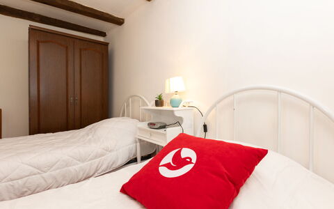 Les Jardins: Lit, Chambre, Literie, Drap De Lit, Bois, Linge, Sol, Meubles, Design Intérieur, Textile