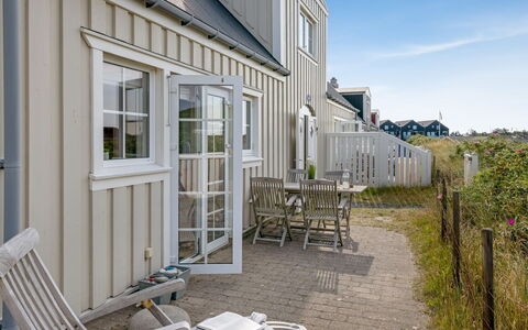 Hildegerd - 100M from the Sea: Maison, Domicile, Toit, Chalet, Lot Terre, Biens, Ferme, Village, Ferme