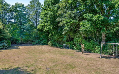 Lillebror - 12Km from the Sea: Bois, Communauté Des Plantes, Lot Terre, Ombre, Matériau Naturel, Batiments Jardin, Cabanon, Structure En Plein Air, Cabane En Rondins