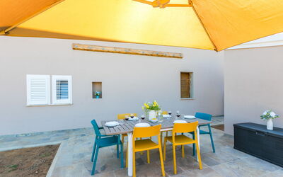 Castagneto Carducci 50: Meubles, Mobilier De Jardin, Chaise, Sol, Sol, Table, Table Cuisine Et Salle A Manger, Tableau De Plein Air, Piscine, Recours