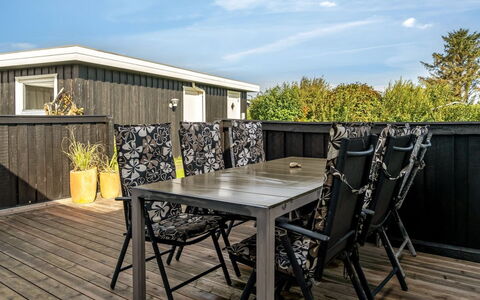 Thit - 90M from the Sea: Chalet, Arrière-Cour, Cour, Batiments Jardin, Cabanon, Siding, Mobilier De Jardin, Cabane En Rondins, Structure En Plein Air, Cabane