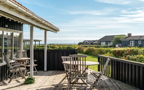 Thit - 90M from the Sea: Chalet, Arrière-Cour, Cour, Batiments Jardin, Cabanon, Siding, Mobilier De Jardin, Cabane En Rondins, Structure En Plein Air, Cabane