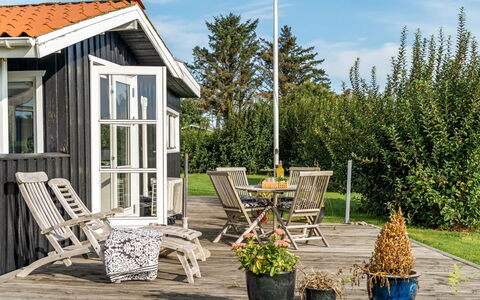 Thit - 90M from the Sea: Chalet, Arrière-Cour, Cour, Batiments Jardin, Cabanon, Siding, Mobilier De Jardin, Cabane En Rondins, Structure En Plein Air, Cabane